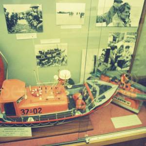 “taken before 2009  in the museum’s former location within converted fisherman’s cottages in the town centre”